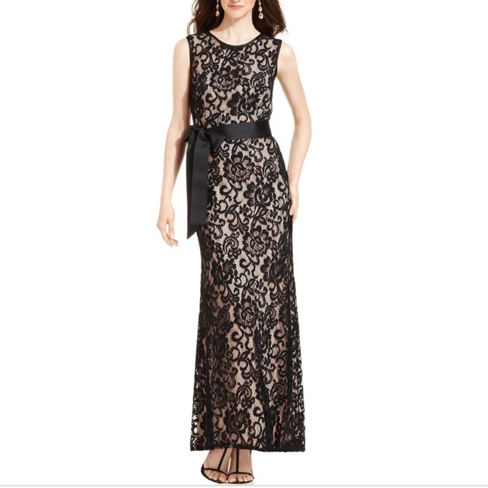 Betsy & Adam Illusion Sweetheart Lace Dress